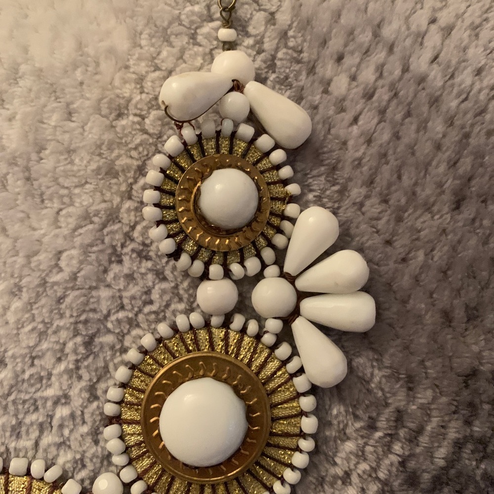 White Statement Necklace - Picture 7 of 7